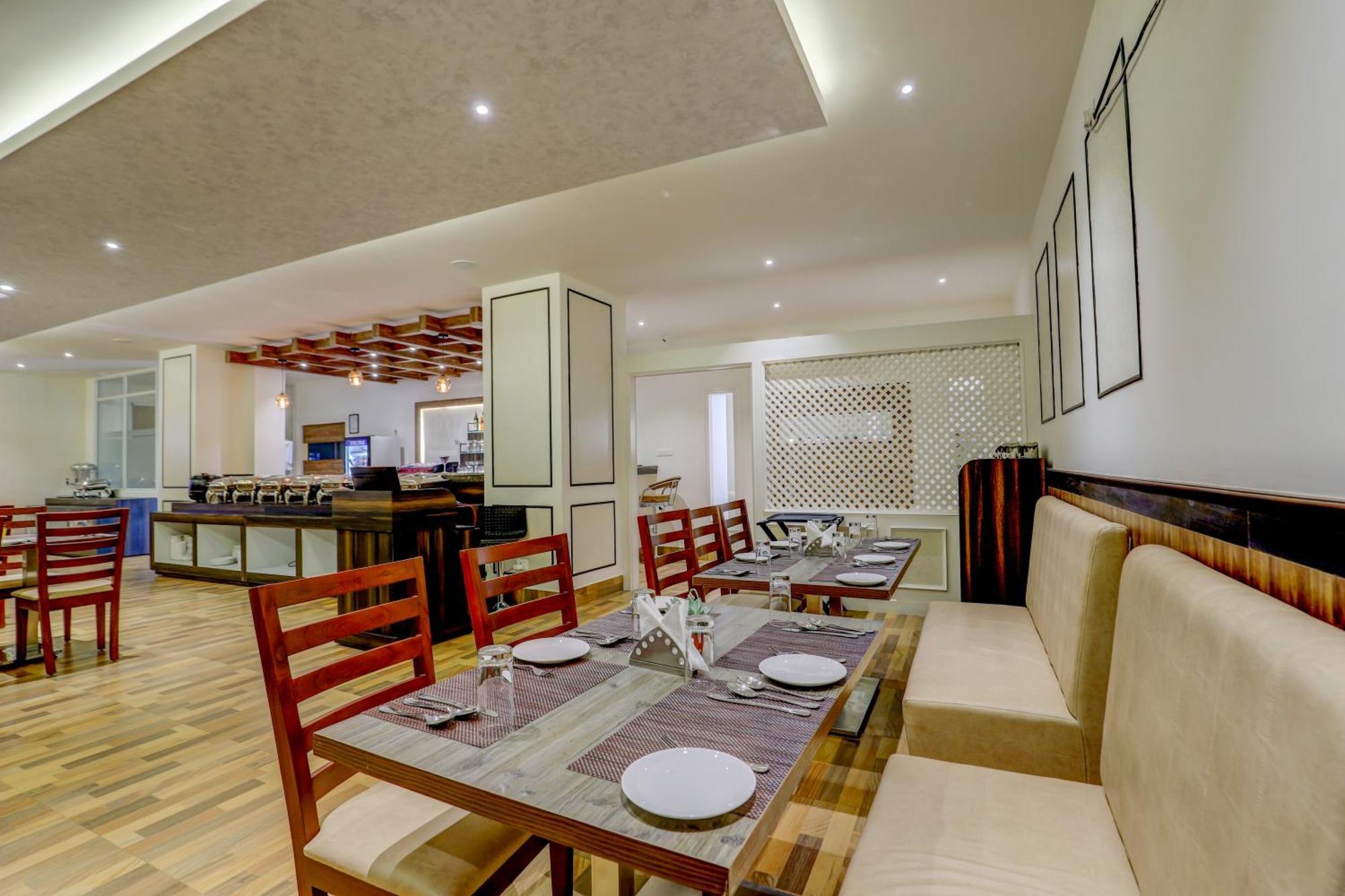 Banari Regency By Summit Hotel Namchi Exterior foto